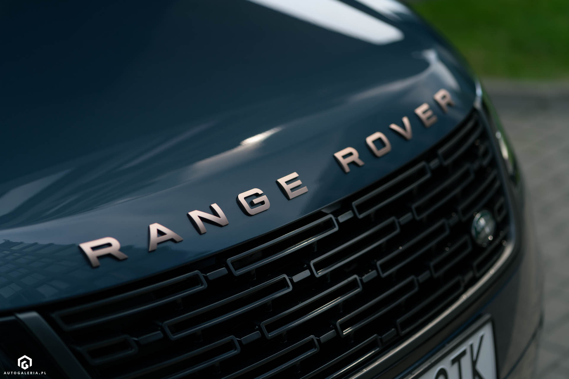 Range Rover Velar Varesine Blue