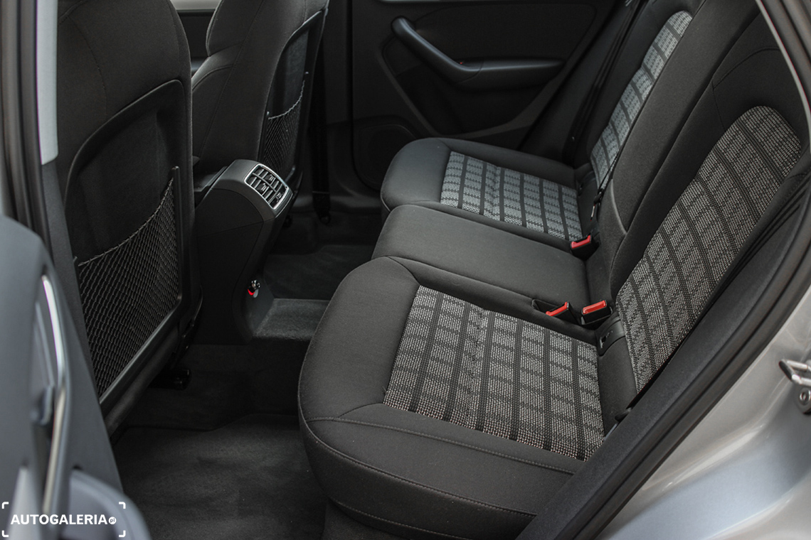 Audi Q3 1.4 TFSI STronic | wnętrze/tylne fotele