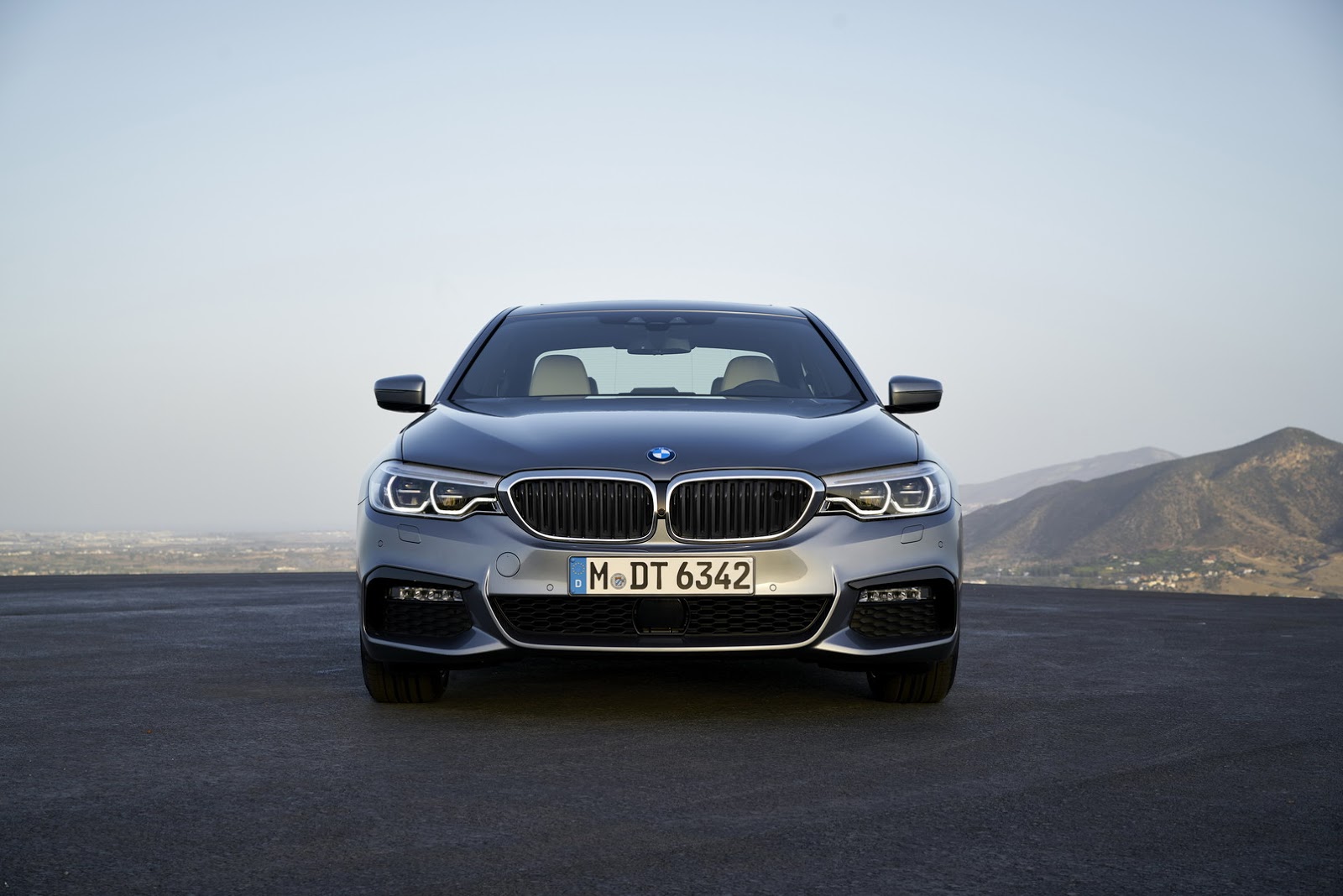 2017 BMW Serii 5 galeria, dane techniczne, silniki, ceny
