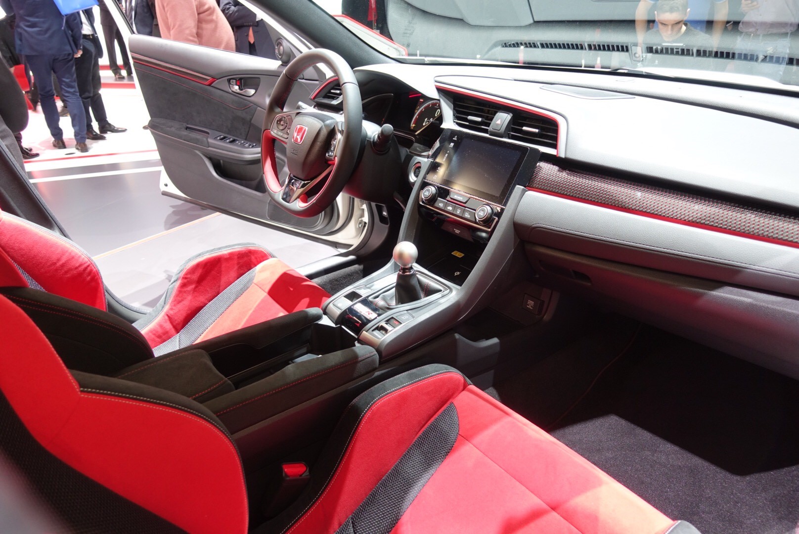 Honda Civic TypeR oficjalnie zdjęcia, dane techniczne