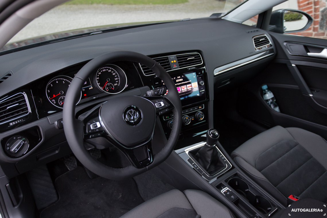 2017 Volkswagen Golf Comfortline interior