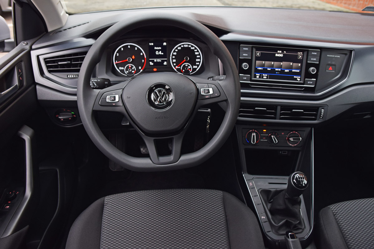 Volkswagen Polo 1.0 MPI Trendline interior