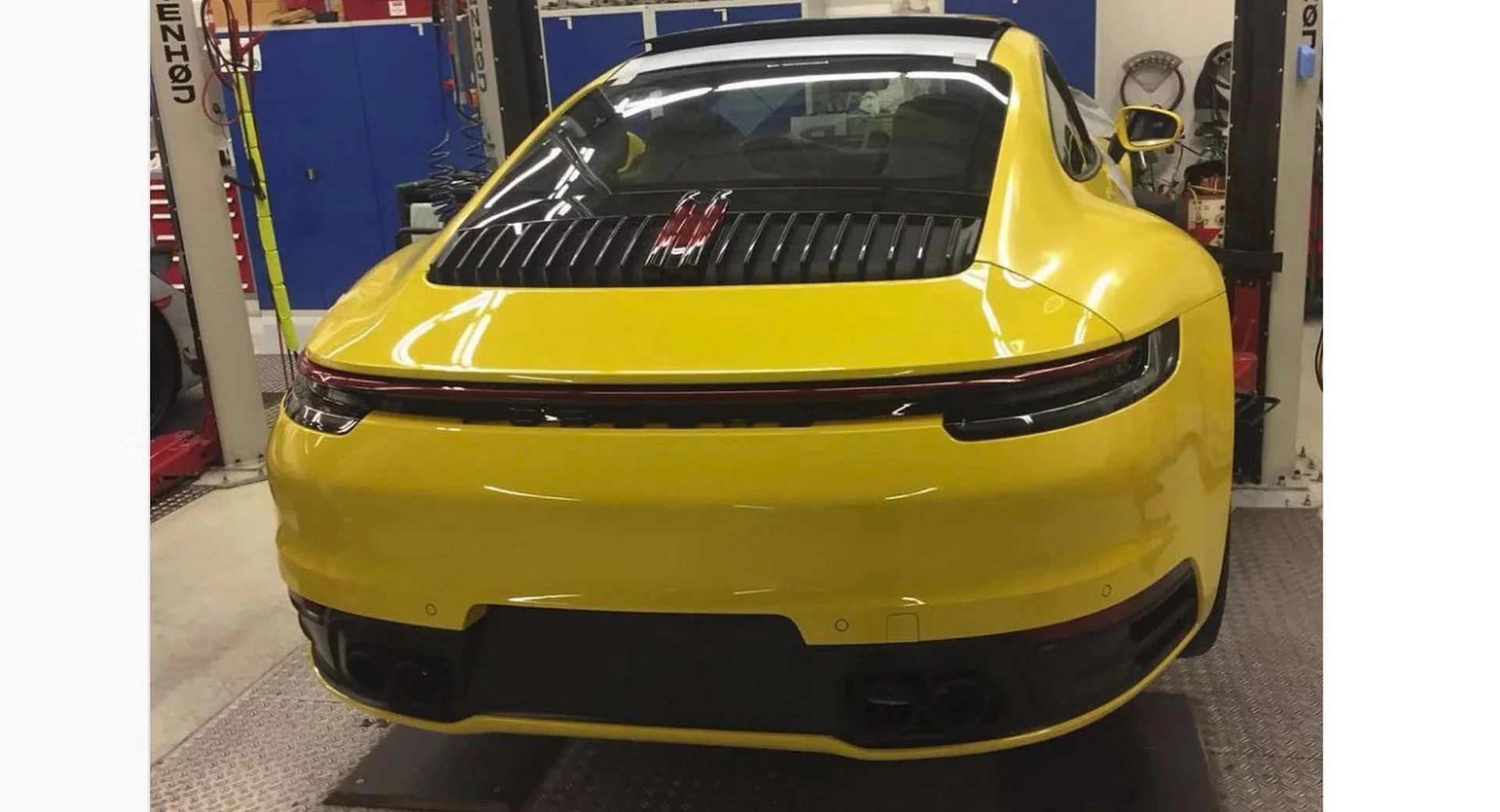 2019 Porsche 911 992 leak rear