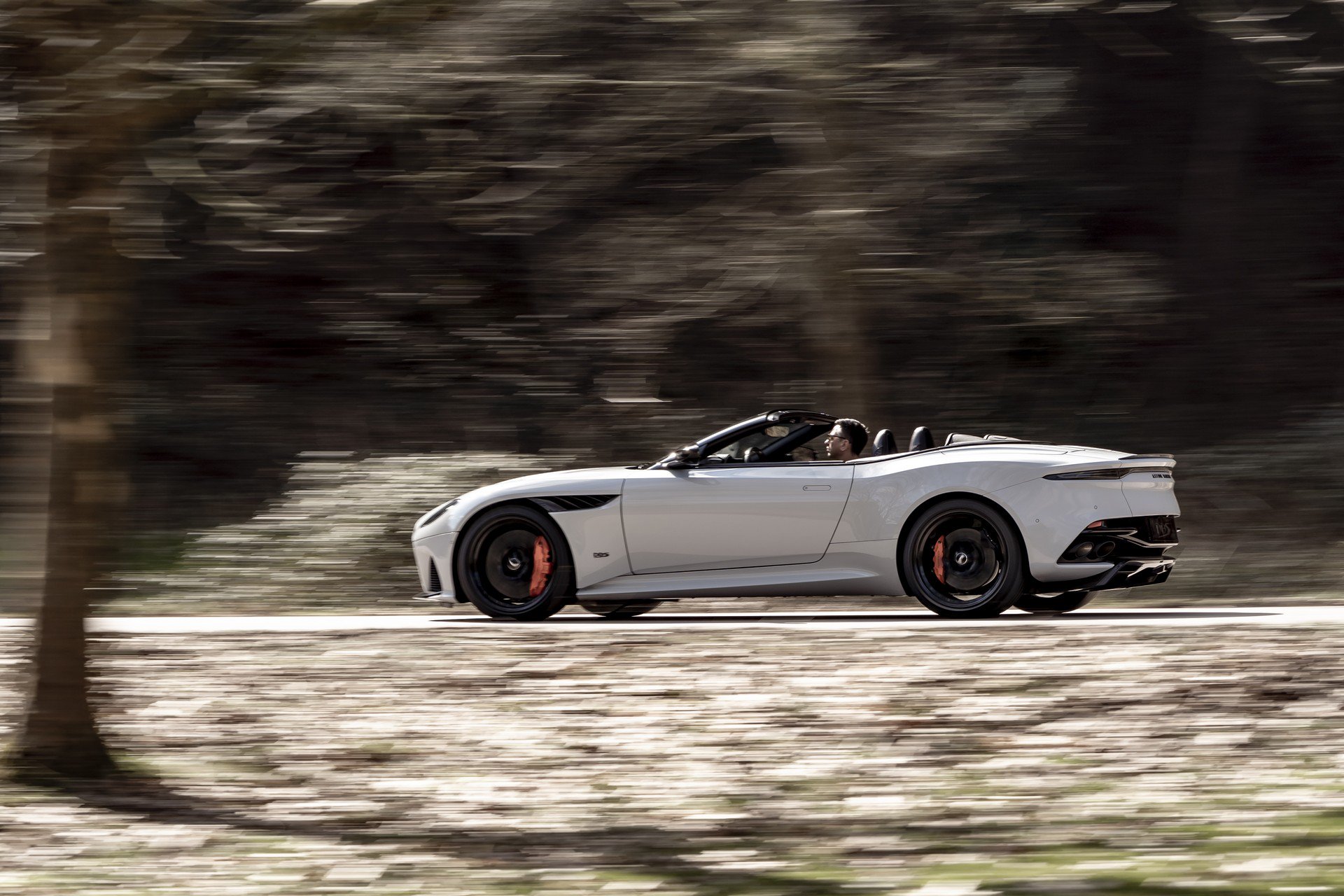 Debiutuje Aston Martin DBS Superleggera Volante. Najszybszy Brytyjczyk bez dachu