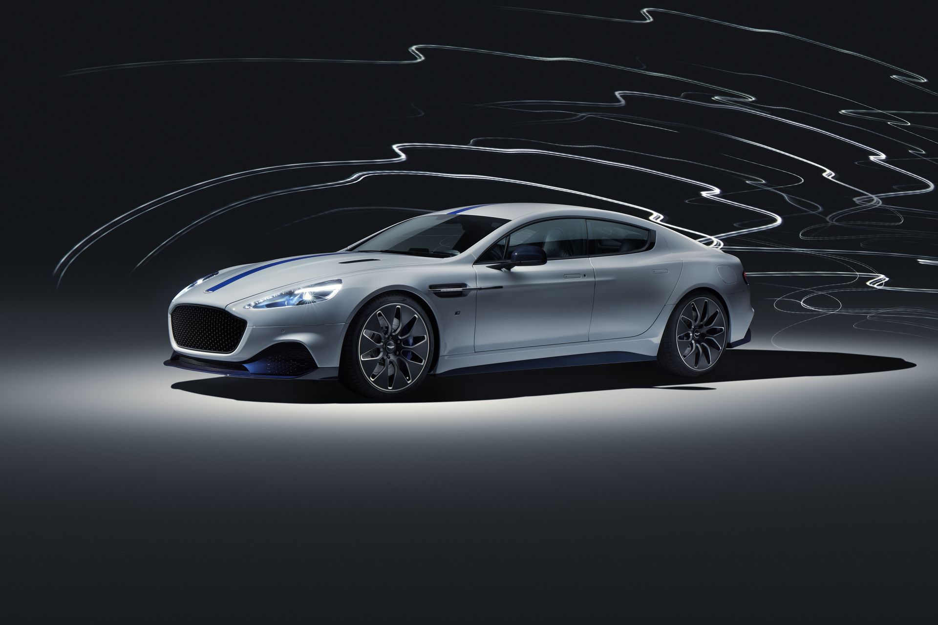Pierwszy elektryczny Aston Martin zaprezentowany. Model Rapide E zadebiutował w Szanghaju