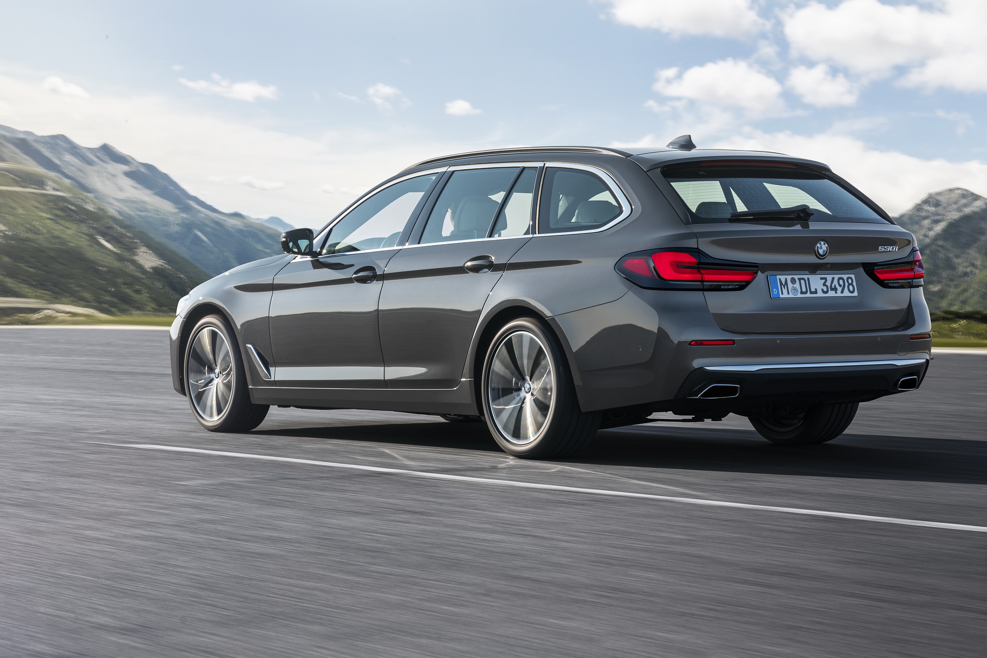 BMW Serii 5 (2021). Więcej niż "delikatny" lifting