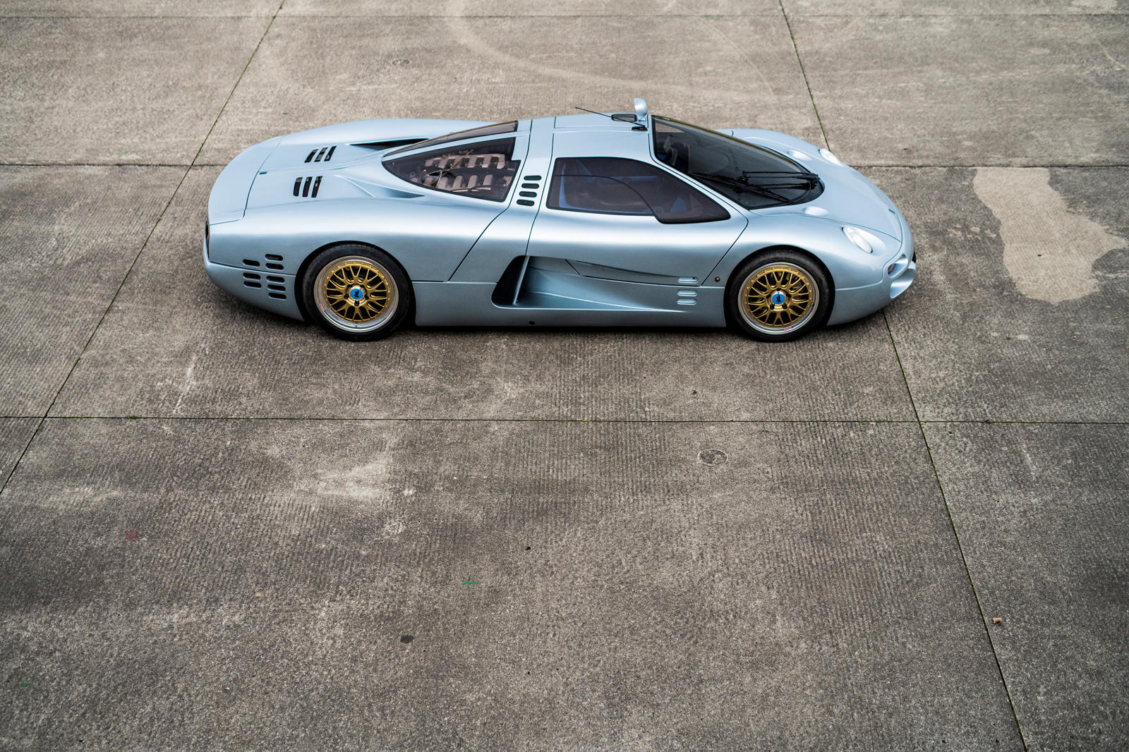 ISDERA Commendatore 112i