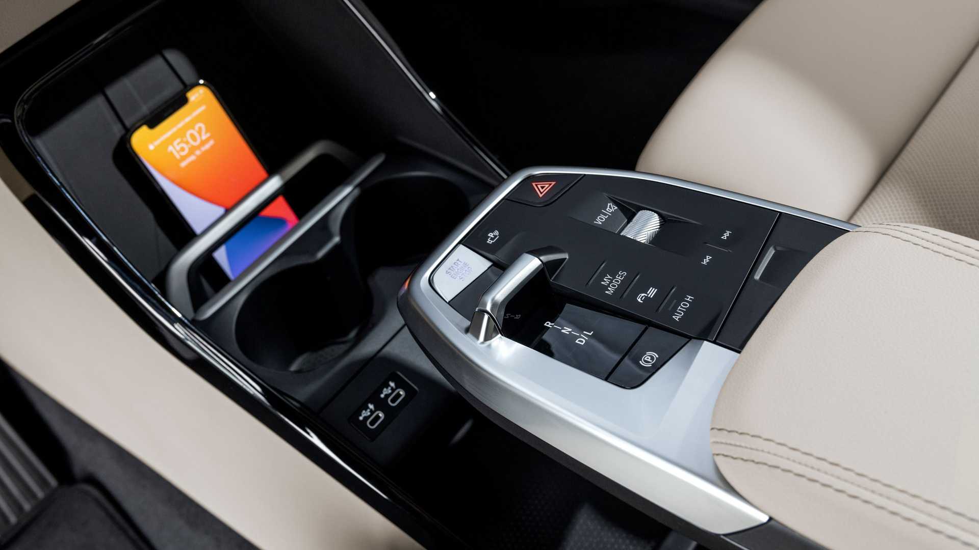 BMW Serii 2 Active Tourer (2022) interior