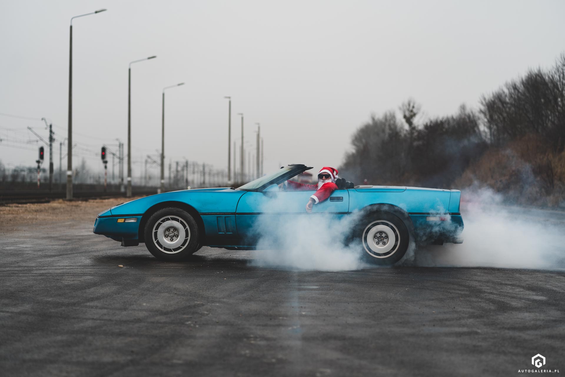 Święty Mikołaj Chevrolet Corvette