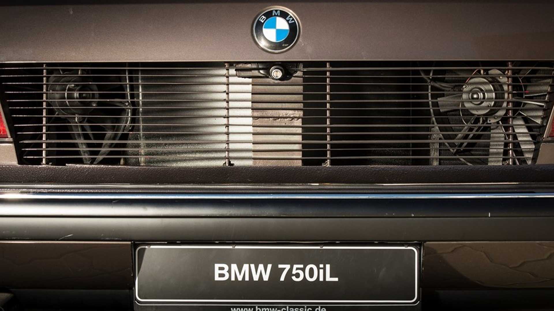 BMW Goldfisch V16
