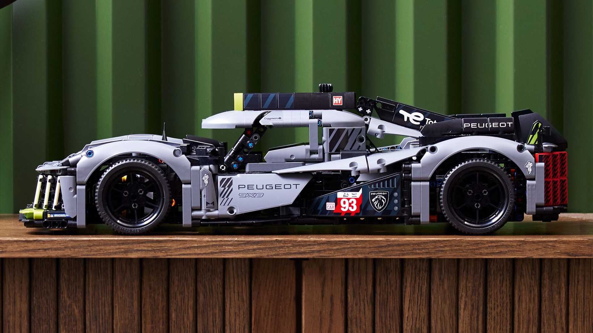 Peugeot 9x8 LEGO 42156