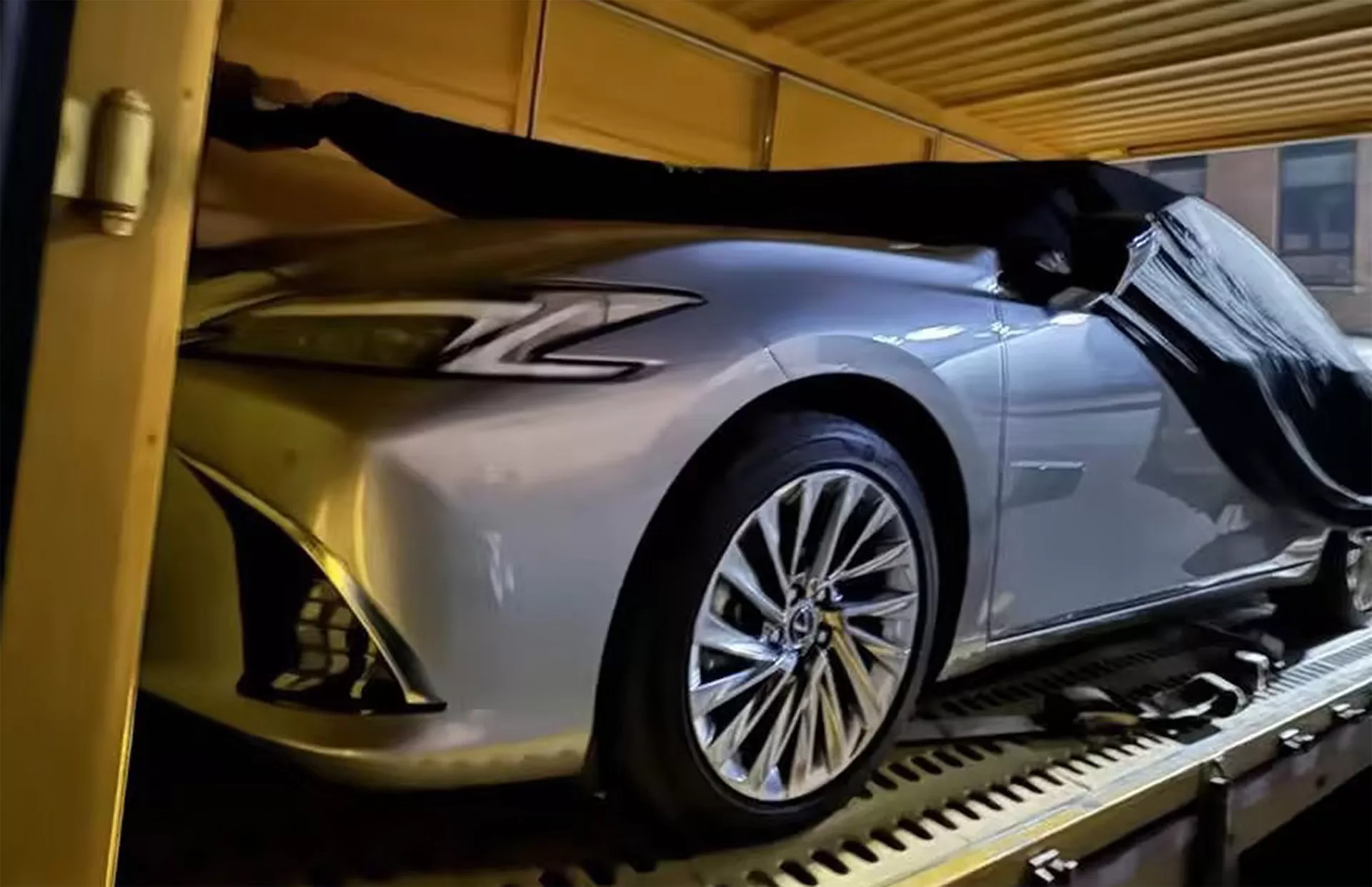 Lexus ES 2025 lifting