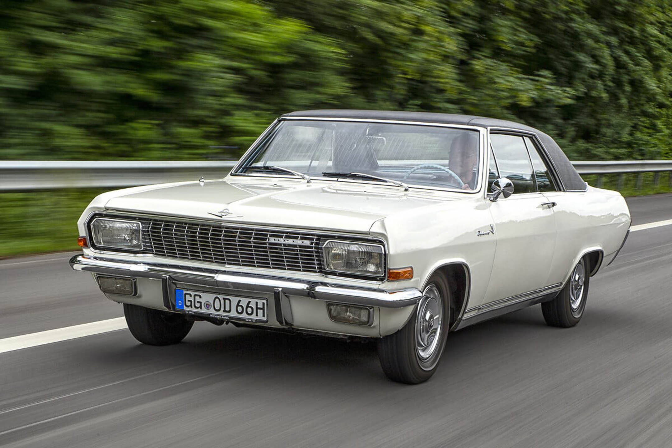 Opel Diplomat V8