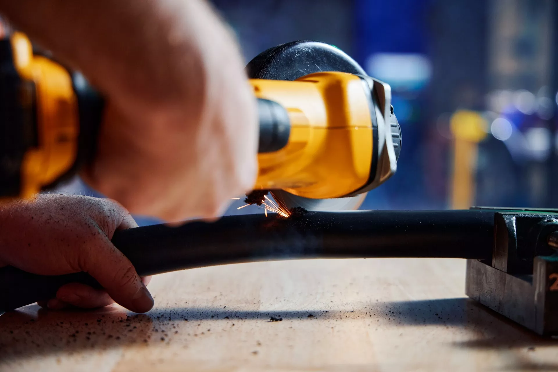 Kable z ładowarek kradzież