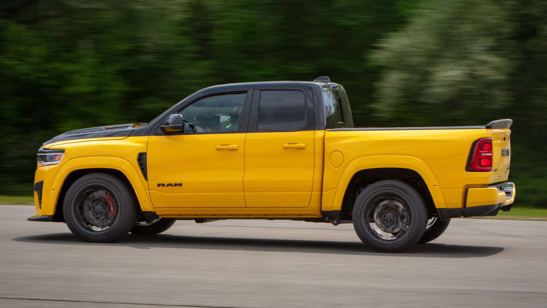 RAM 1500 Rumble Bee SRT