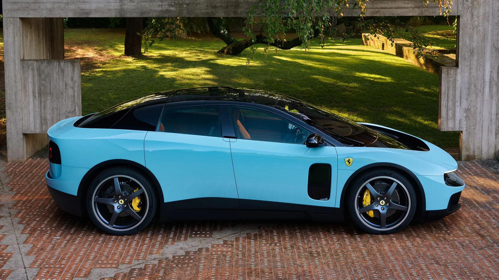 Ferrari Luce 2027