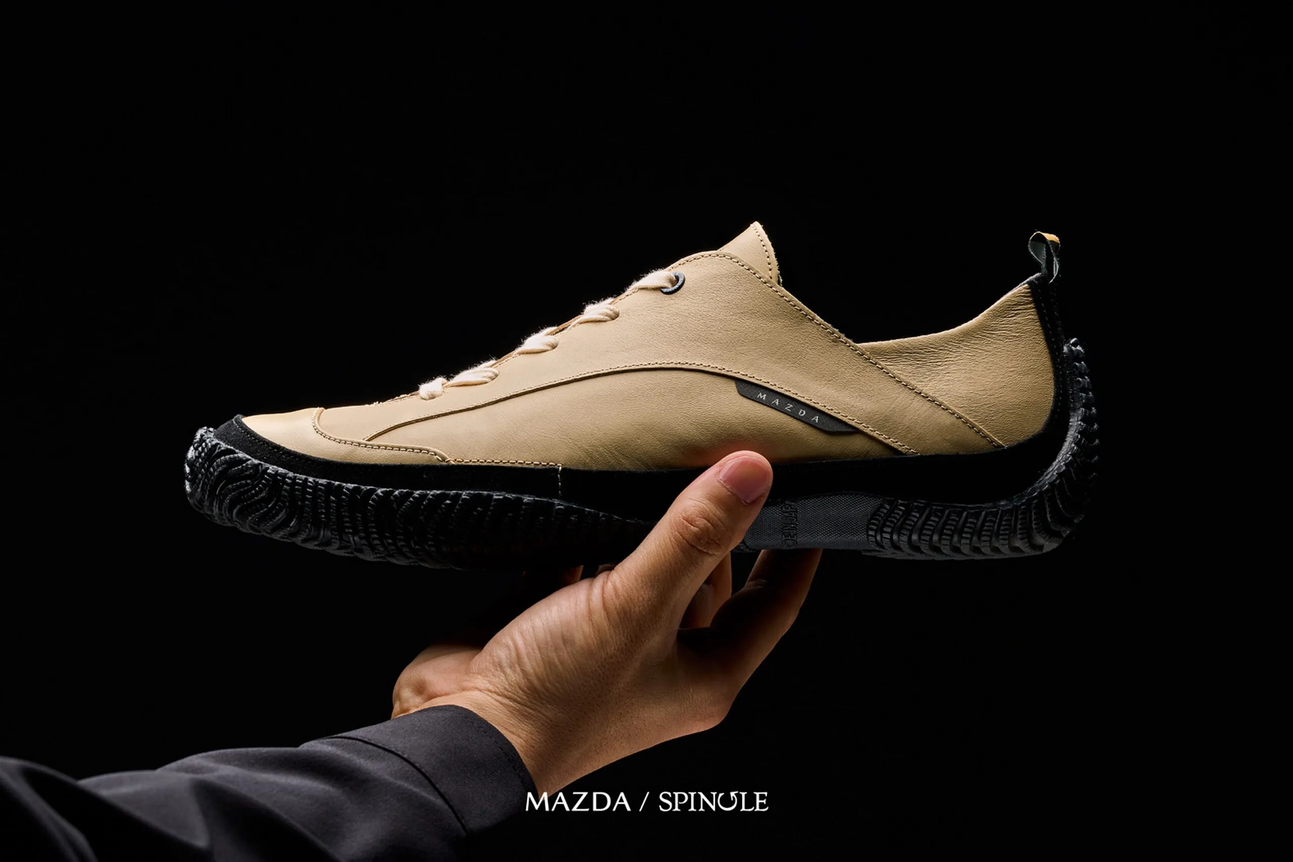 Mazda buty Spingle