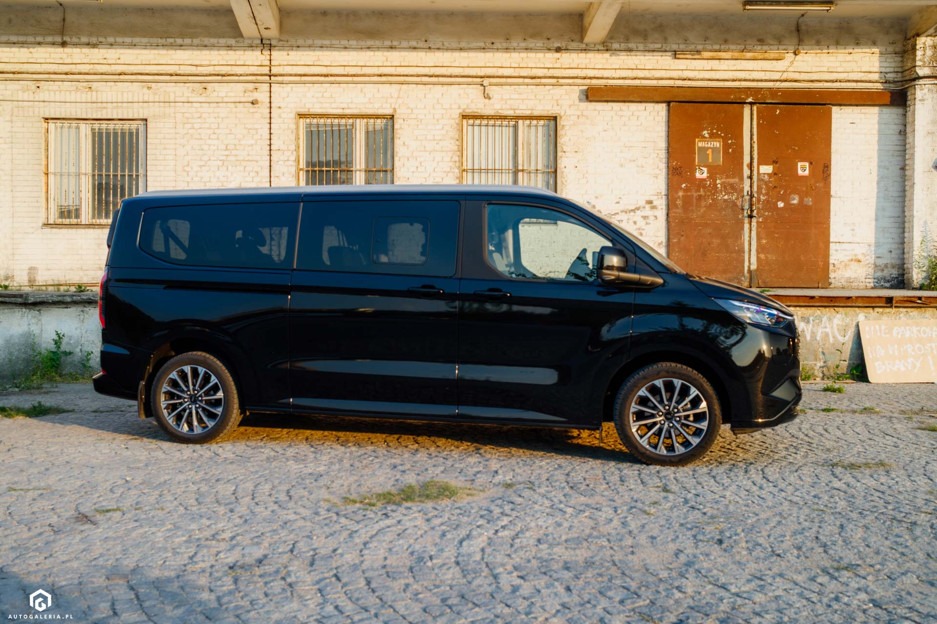 Ford E-Tourneo Custom 66 kWh