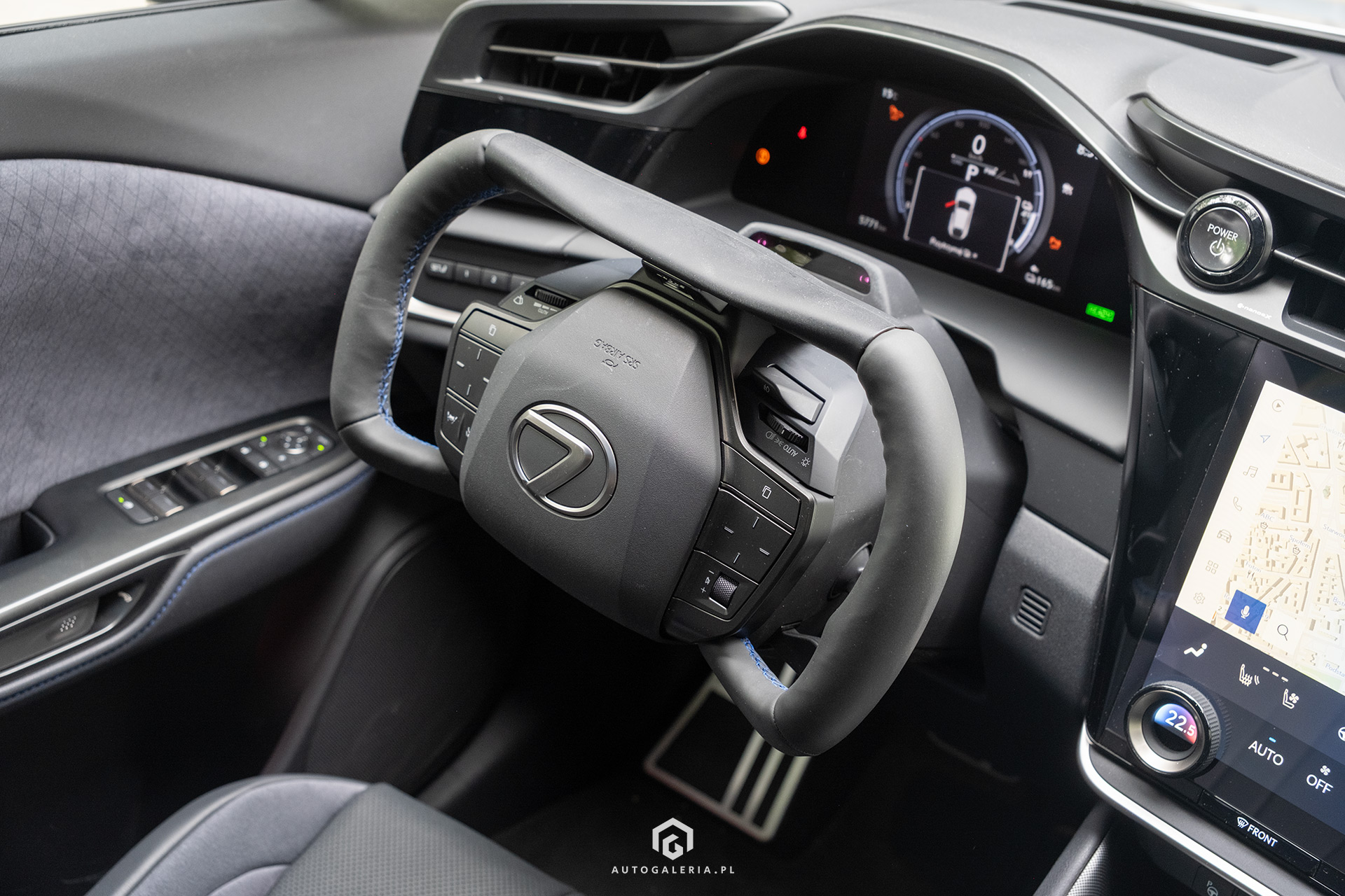 Lexus RZ550e
