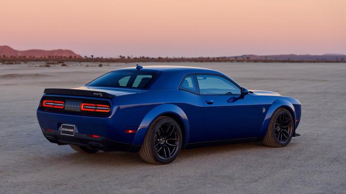 Dodge challenger 4x4