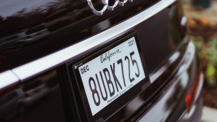 Cyfrowe tablice rejestracyjne