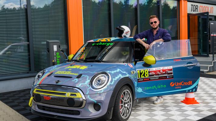 Jeździłem Racing Mimi. To elektryczne wyścigowe MINI | autoGALERIA
