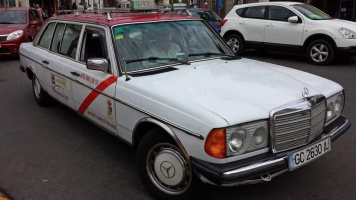 Mercedes W123 Taxi