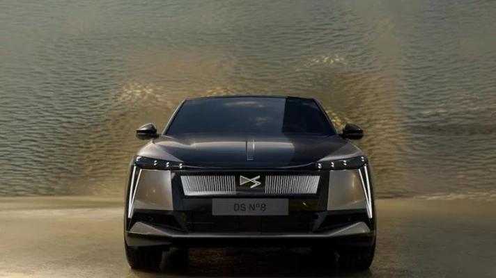 DS 8 2025