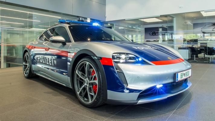 elektryczne radiowozy